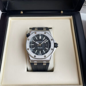 AUDEMARS PIGUET Royal Oak Offshore Series Automatic Mechanical Movement 300 meters deep 42mm black dial