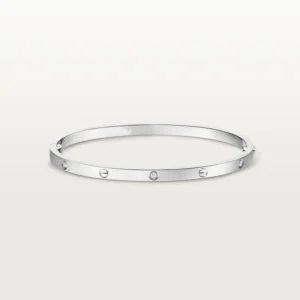 White Gold Light in 6 Moments – Timeless Sparkle Style 5 1