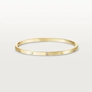 Yellow Gold Light in 6 Moments – Timeless Sparkle Style 1 1